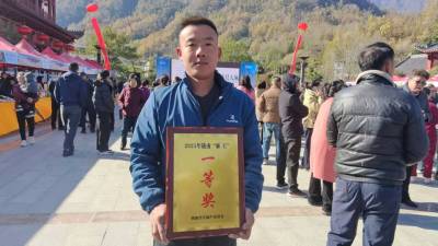 2025年，甘肃省陇南市康县天麻麻王评比及招商会在阳坝召开。三河坝镇斜坡村天麻种